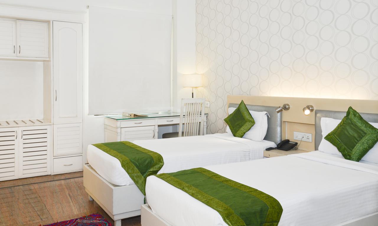 Treebo Check In By Oran Hotel New Delhi Exterior photo
